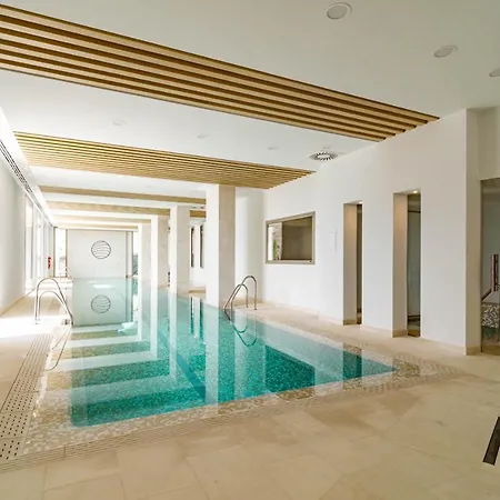 Tvb211 - Luxury Mountain Resort, By Roomservices