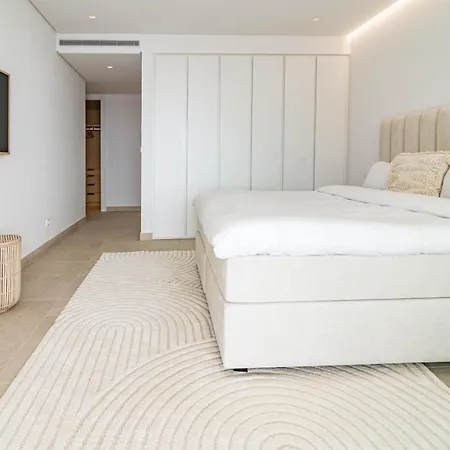 Tvb211 - Luxury Mountain Resort, By Roomservices *
